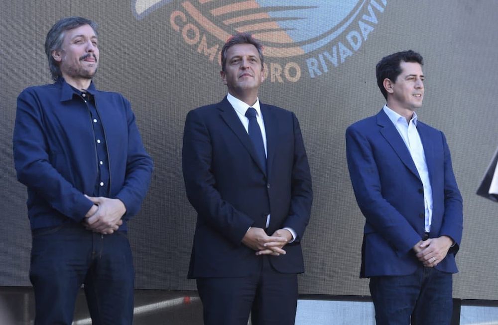 Máximo Kirchner, Sergio Massa y Wado de Pedro, la semana pasada en Comodor Rivadavia.
