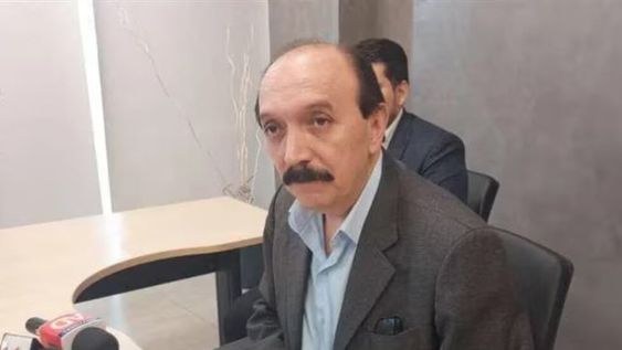 Carlos Colodro, el interventor financiero, rindió juramento el pasado 26 de abril. Su principal labor era devolver los ahorros de los clientes del Banco Fassil.Foto: Gentileza El Deber