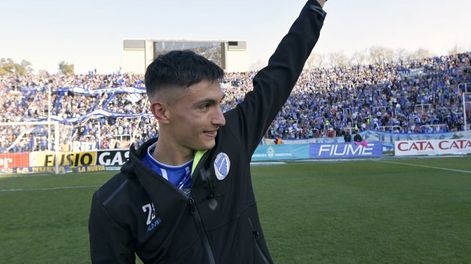 El volante de Godoy Cruz se despidió de los hinchas tombinos / Orlando Pelichotti.