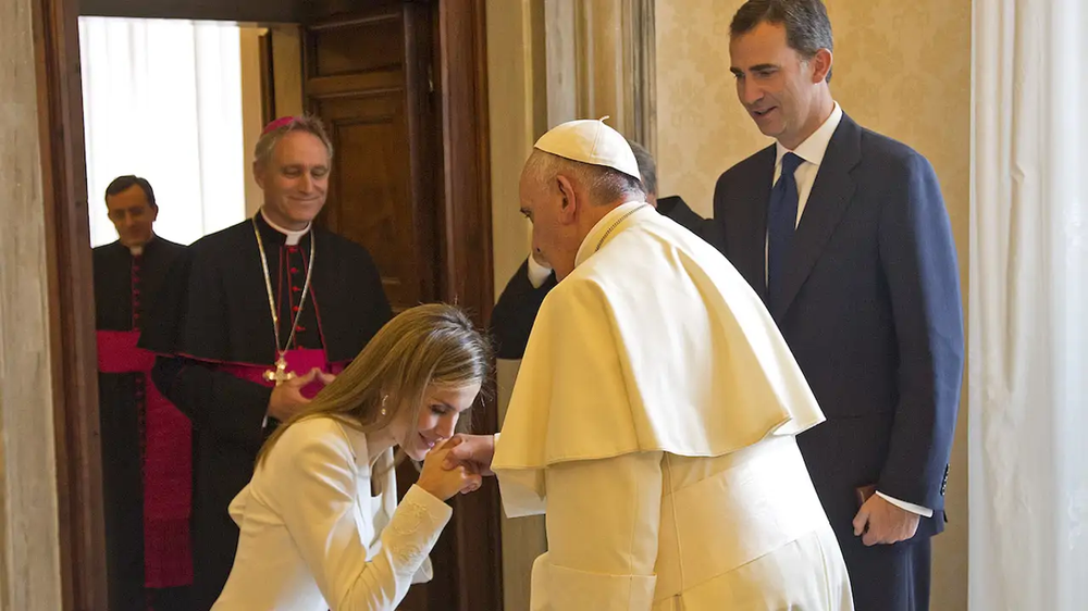 En 2014, los reyes de España visitaron al Papa Francisco y se dio un momento único entre los tres.