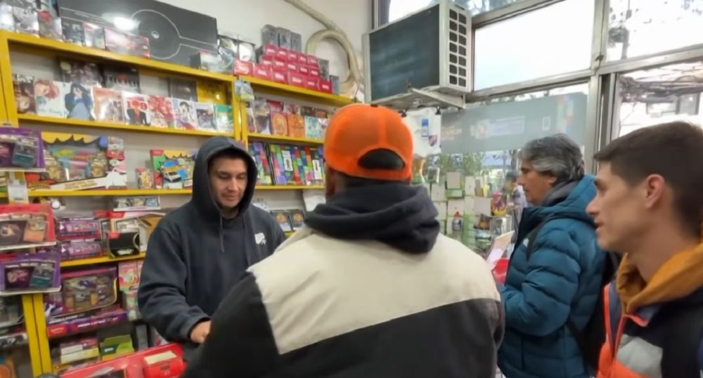 Compran cajas: argentinos arrasan en Chile con el álbum y las figuritas ...