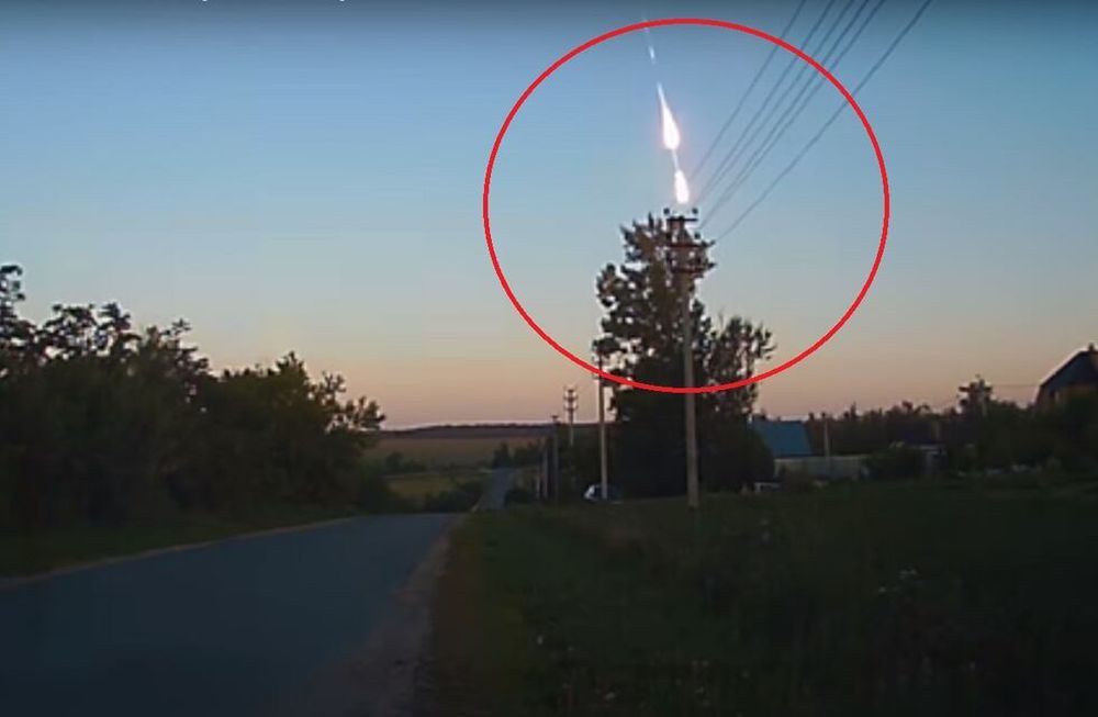 Video: otro extraño destello irrumpió en el cielo de Rusia e inquietó a la población