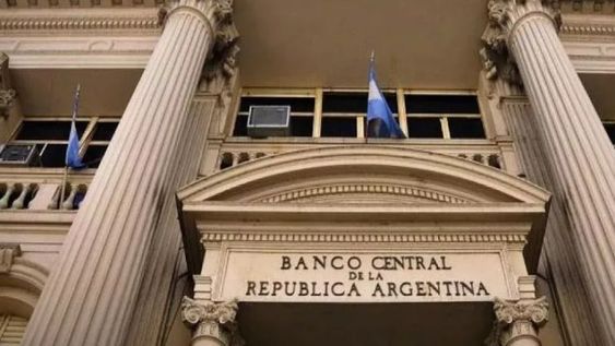 Empujarán a los bancos a que compren bonos del Tesoro con incentivos de encajes y tasas