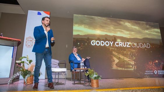 García Zalazar contó en Córdoba el ida y vuelta con la ciudadanía y cómo avanzar de un Estado digital a uno inteligente