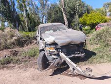 El conductor de una camioneta manejaba alcoholizado y embistió un auto en Lavalle, dejando en grave estado a una persona. El conductor de una camioneta manejaba alcoholizado y embistió un auto en Lavalle, dejando en grave estado a una persona.