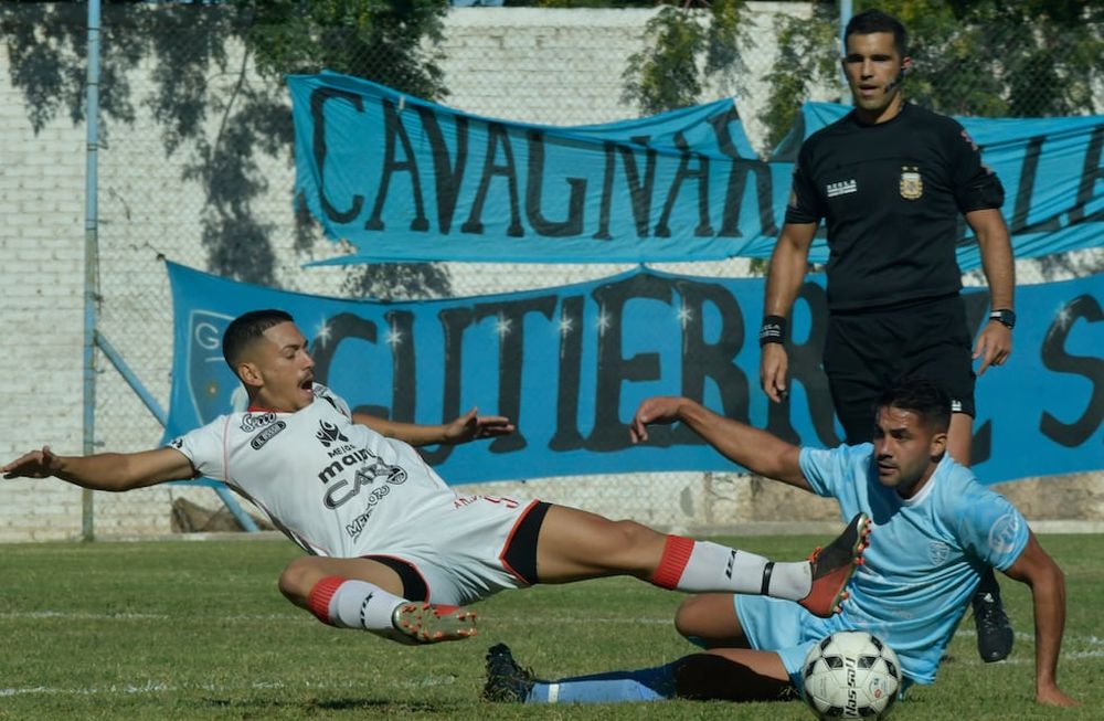 El último. Fue hace poco más de tres meses y el Celeste no perdonó: goleó 3-0 y accedió a la final del torneo. Luego fue campeón. Foto: Orlando Pelichotti / Los Andes