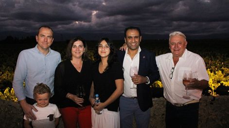 Pauline y Guillaume Bousquet, Anne Bousquet, Eva Al Ameri, Labid Al Ameri y Jean Bousquet.