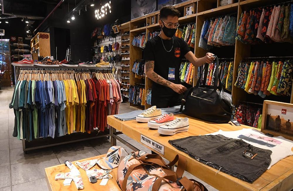 Adrián Alín, titular del Cecitys, habló sobre el ausentismo y detalló que en el comercio algunos dueños dividieron su plantel para a morigerar contagios.