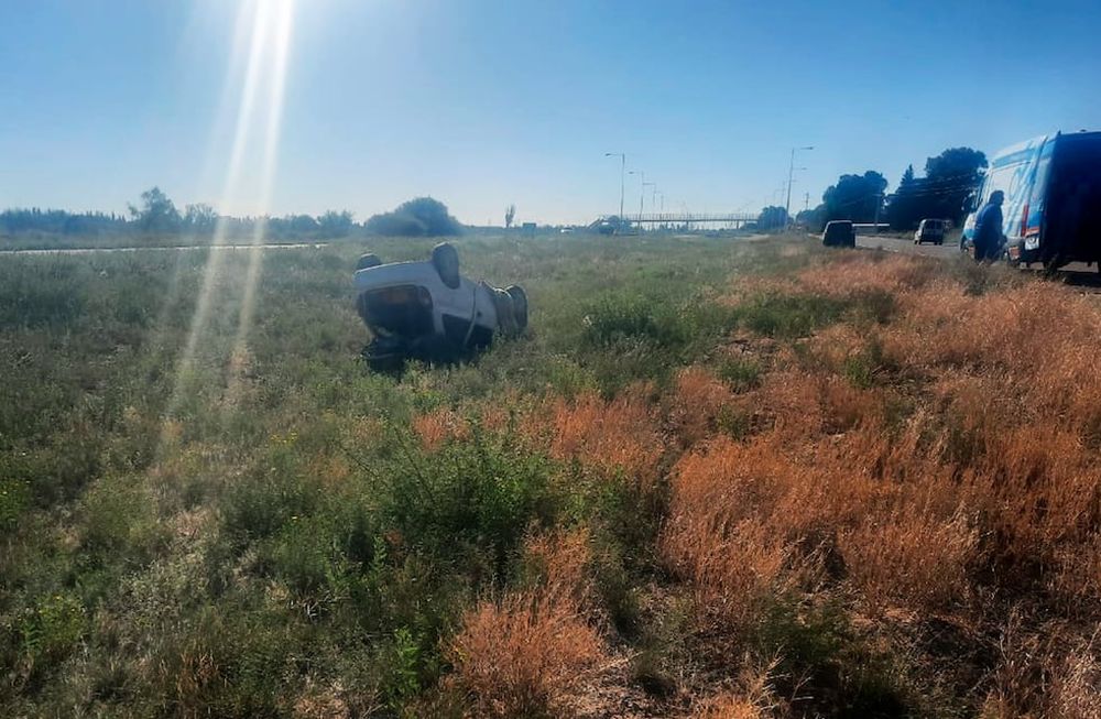 Vuelco en La Paz. Foto: Prensa Seguridad de Mendoza