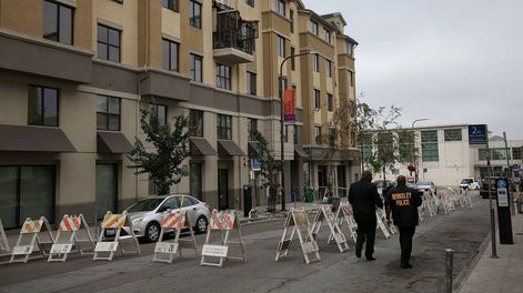 Al menos seis muertos tras el derrumbe de un balcón en California