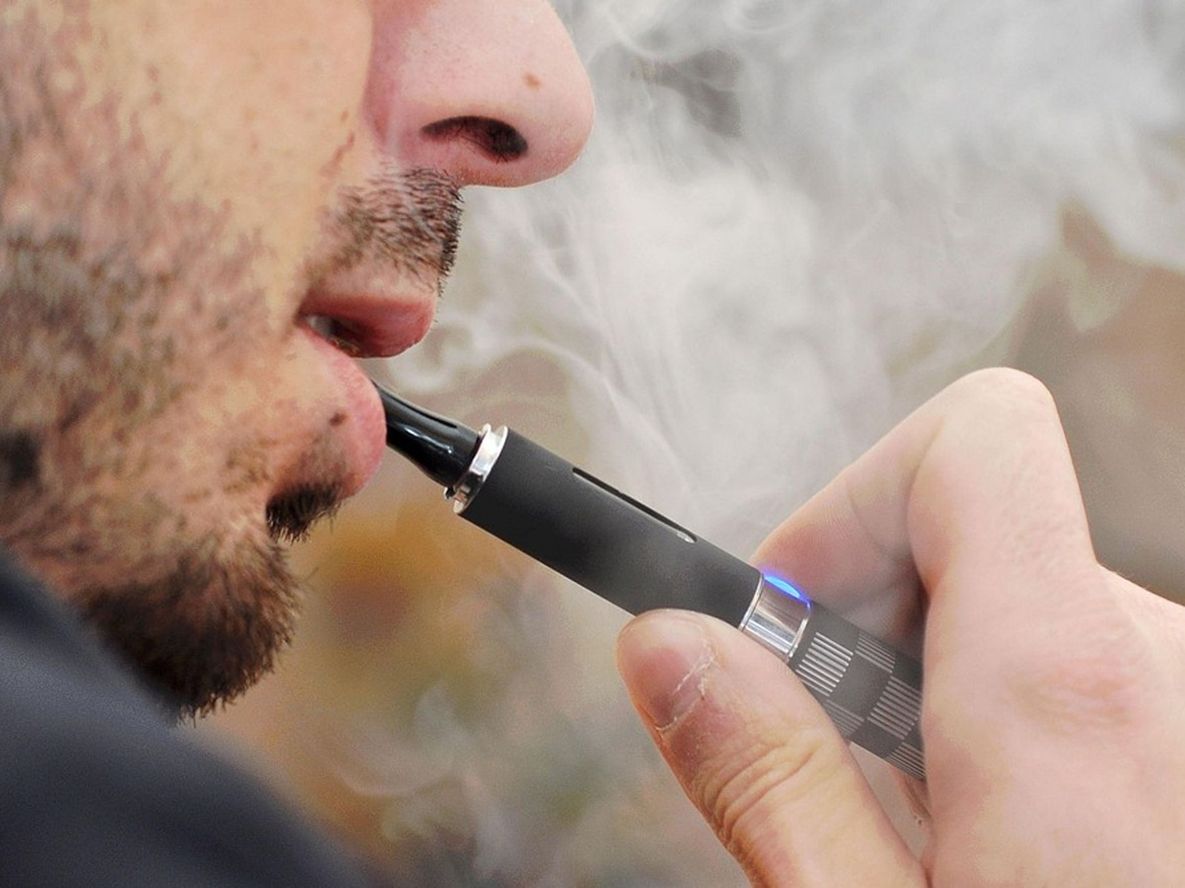 El Gobierno levantó la prohibición y reguló la venta de vapeadores&nbsp;