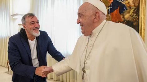 El Papa Francisco junto al secretario general de la Asociación Trabajadores del Estado (ATE), Rodolfo Aguiar.