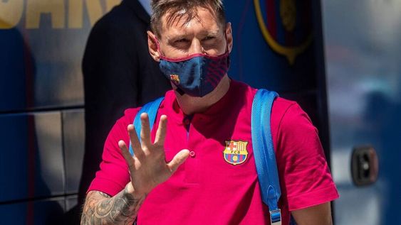 Messi irá al Camp Nou para hablar de su salida del club catalán (AP) Messi irá al Camp Nou para hablar de su salida del club catalán (AP)