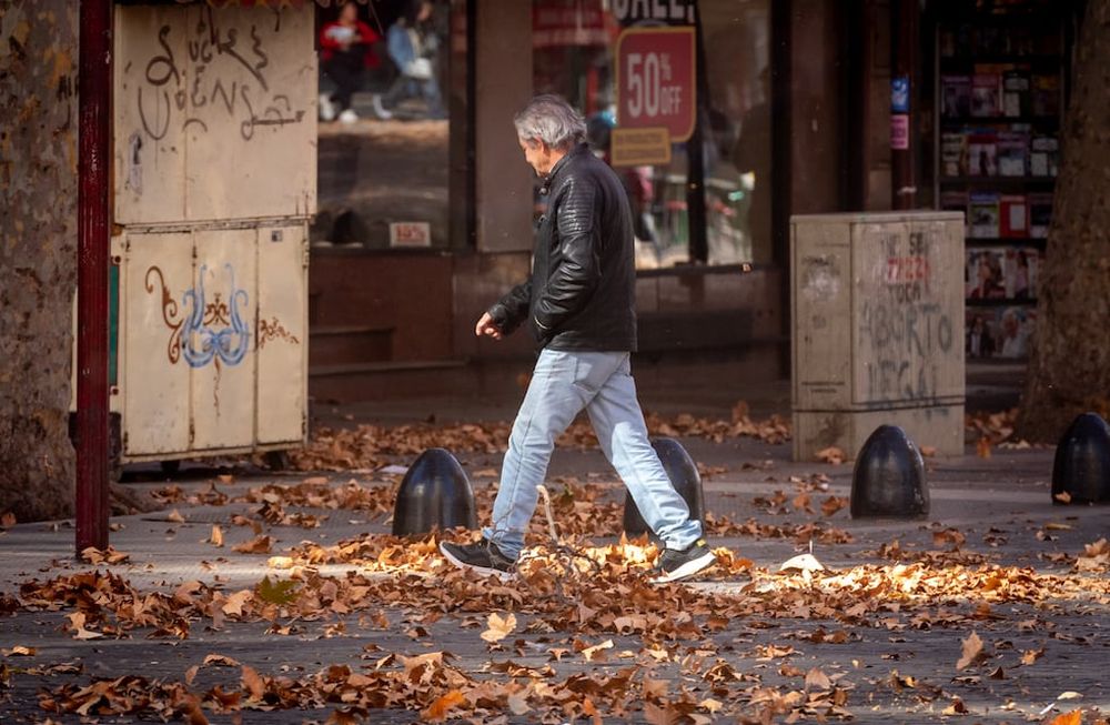 Para este viernes ell viento Zonda bajo al llano y con rafagas de fuerte intesidad en la ciudad de Mendoza. Foto: Ignacio Blanco / Los Andes