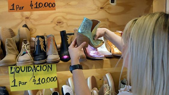 En agosto habrá aumento para empleados de comercio. Foto. Orlando Pelichotti