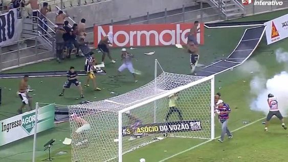 Video: Fortaleza logró el título estadual y se desató una terrible batalla campal