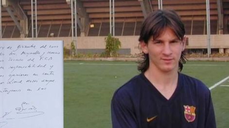Primer contrato de Messi con el Barcelona en una servilleta. / Gentileza.