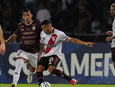 Juanfer Quintero, figura de River ante Carabobo, más allá que falló un penal por la Copa Sudamericana. Juanfer Quintero, figura de River ante Carabobo, más allá que falló un penal por la Copa Sudamericana.
