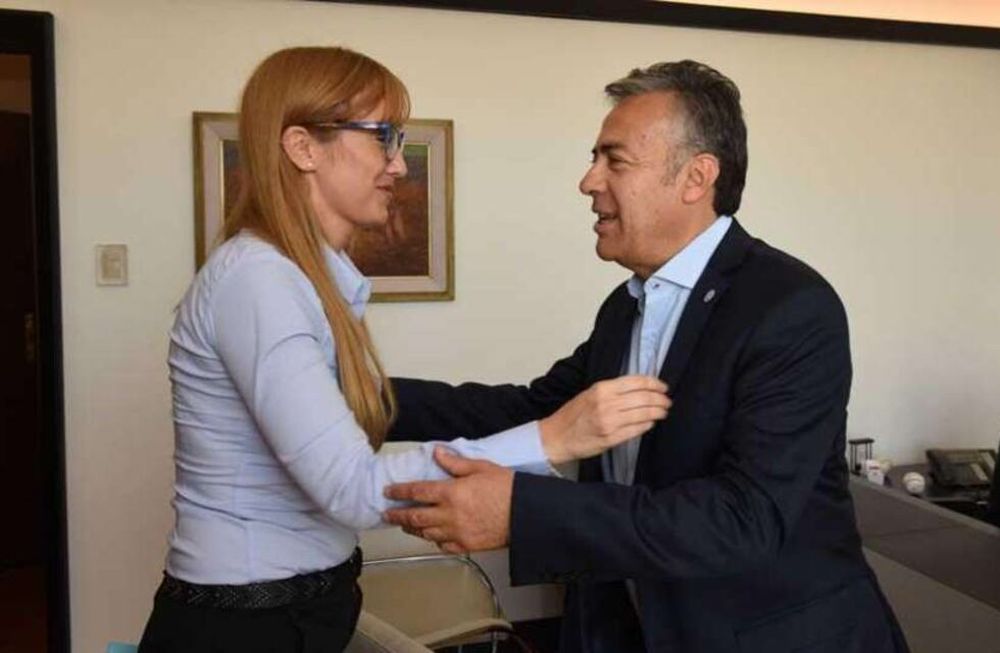La senadora Anabel Fernández Sagasti junto al jefe del Interbloque de Juntos por el Cambio en el Senado, Alfredo Cornejo. Archivo