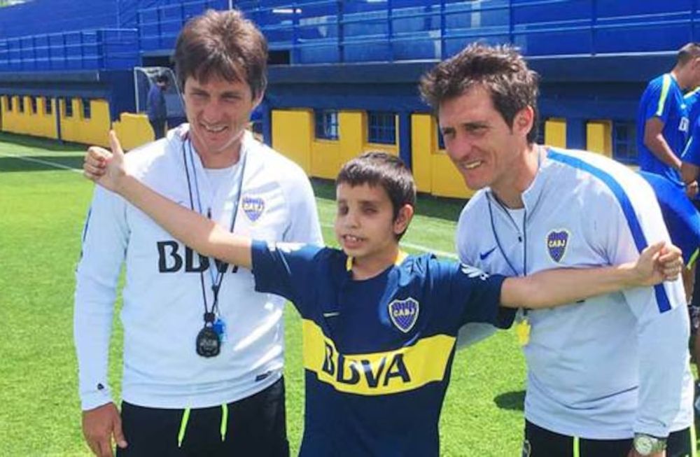 Boca solidario: Thiago cumplió su sueño y conoció a sus ídolos