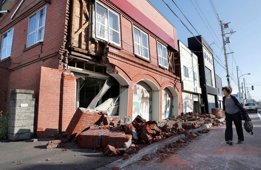 Pesadilla en Japón: un terremoto azotó hoy al país que ayer fue víctima de un tifón