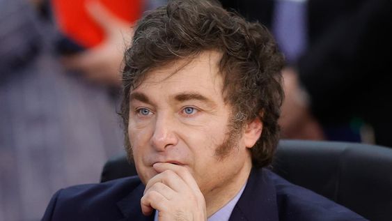 AME8853. RÍO DE JANEIRO (BRASIL), 18/11/2024.- El presidente de Argentina, Javier Milei, asiste a la plenaria con jefes de Estado en la cumbre G20 este lunes, en el Museo de Arte Moderno, en Río de Janeiro (Brasil). EFE/ André Coelho