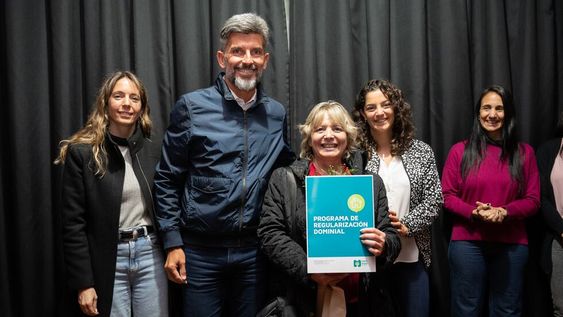 La Ciudad entregó las escrituras de sus casas a 26 familias de los barrios San Martín, Nuevo Amanecer y Nueva Esperanza