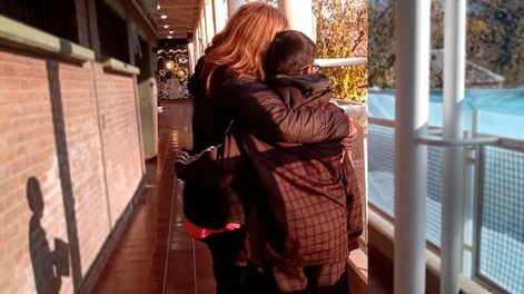 Los Andes | Ciro prefirió que las zapatillas que le había conseguido su maestra las usara la pareja de su papá para salir a hacer changas. Foto: gentileza