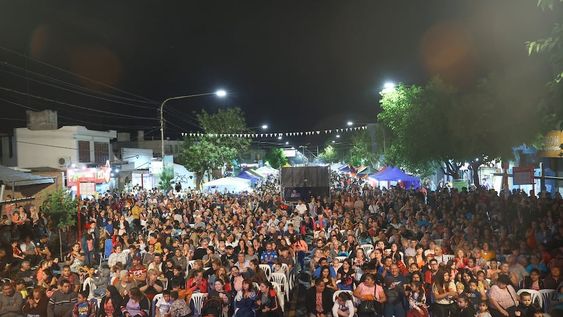 En Maipú, más de 60 mil personas disfrutaron de la Fiesta de las Colectividades