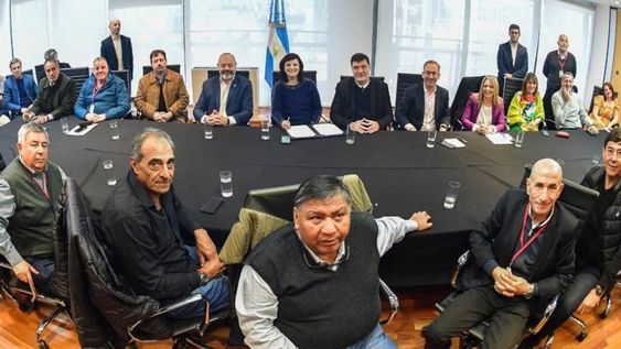 Jerárquicos del Petróleo de Cuyo acordaron una reducción del impuesto a las ganancias