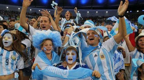 Te quiero tanto, el clásico de Sergio Denis que sonó en versión futbolera por el mundo