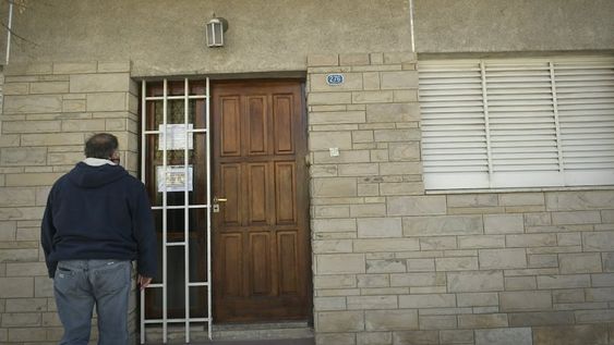 Ayer se conoció que 13 residentes de un albergue para adultos mayores están contagiados de coronavirus. El sitio funcionaba sin registro municipal / Orlando Pelichotti