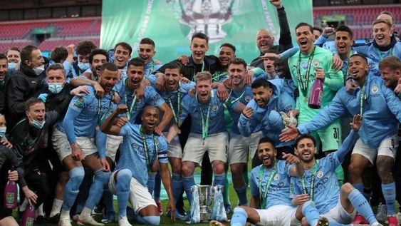 El Kun Agüero estuvo en el banco de suplentes y no ingresó.