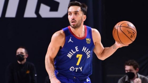 l base cordobés Facundo Campazzo jugó poco más de siete minutos y no marcó puntos en el valioso triunfo de Denver Nuggets (8-7) ante Phoenix Suns (8-6), como visitante, por 130 a 126. /Gentileza.