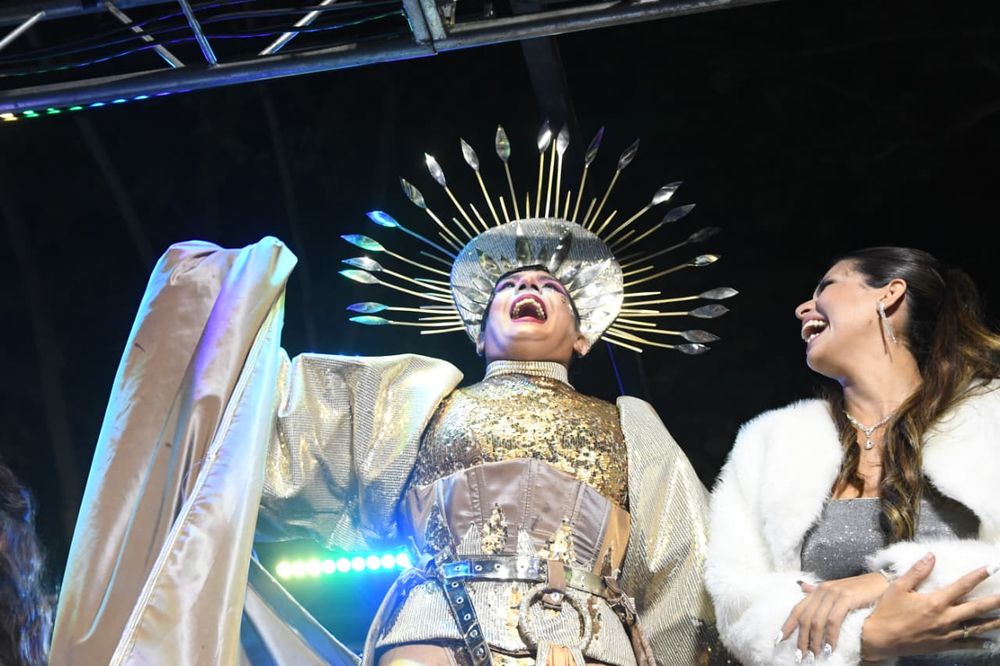 Los representantes de la Vendimia Para Todos le pusieron música y color a la Vía Blanca de las Reinas