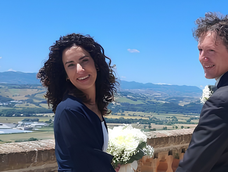 Davide Cesaroni junto a su esposa, Chiara Pesaresi.