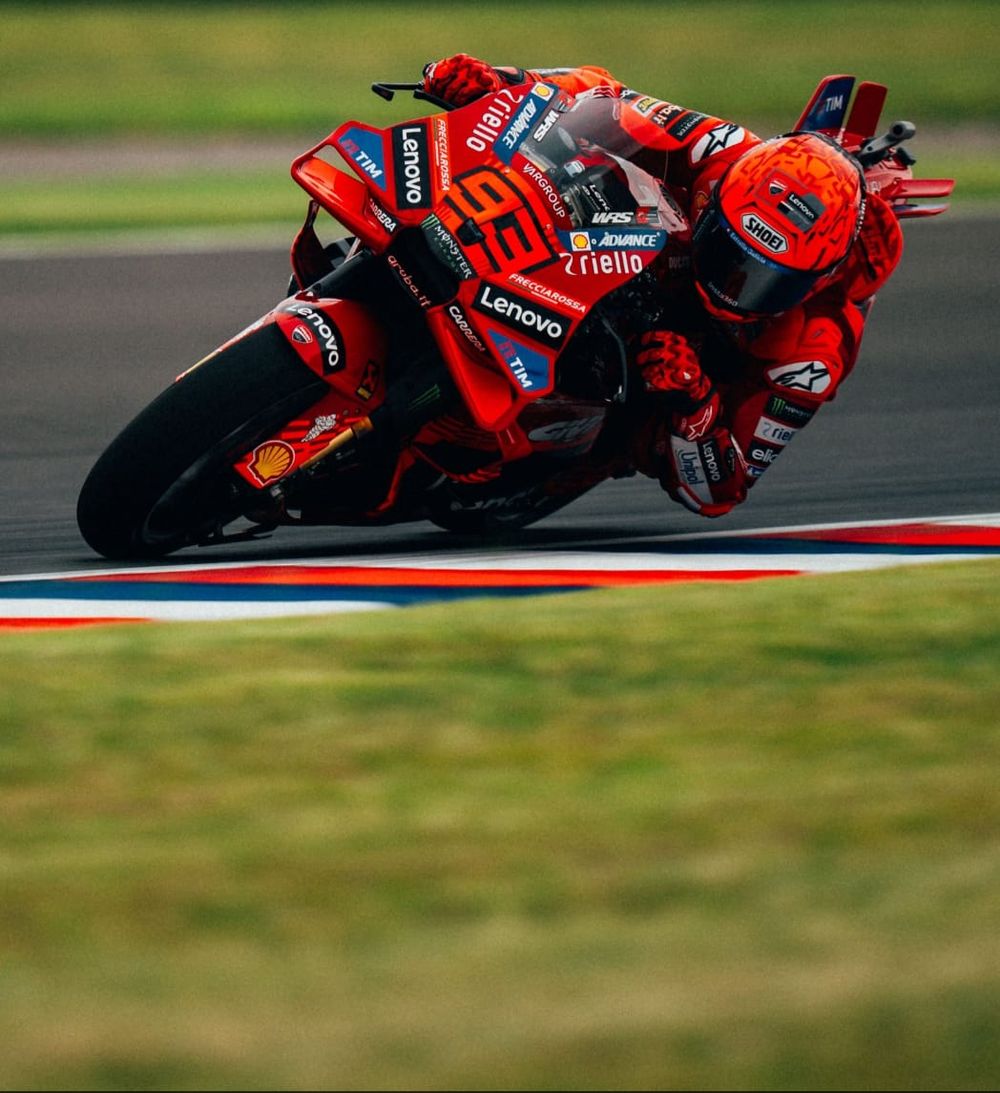 El séxtuple campeón mundial es la primer vez que hace una pole con otra escudería (Ducati) en nuestro país. Todas las anteriores fueron con Honda.