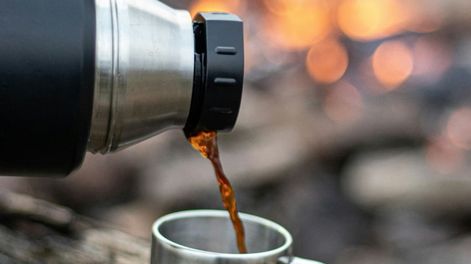 Menos del triple. En Chile, los termos son mucho más baratos que en Argentina.