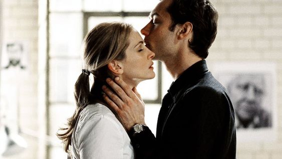 ¿Se puede mantener una única relación toda la vida? ¿Qué es, en última instancia, ser infiel? La novela de Luisgé Martín se entromete en lo más profundo de los vínculos de pareja.