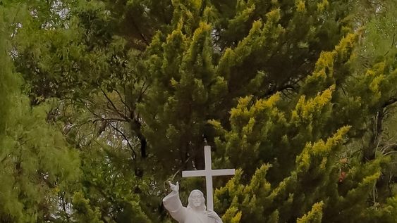 el cristo de las vinas, un punto de encuentro de los maipucinos en semana santa