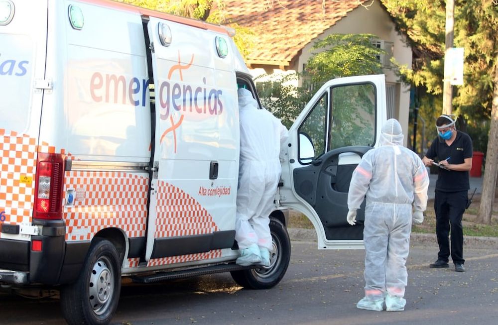 Coronavirus: el pico de casos se movería a junio por la cuarentena
