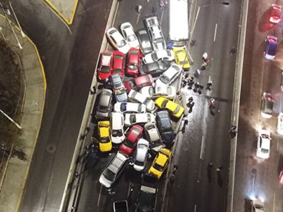 Impresionante megachoque con 43 autos en México