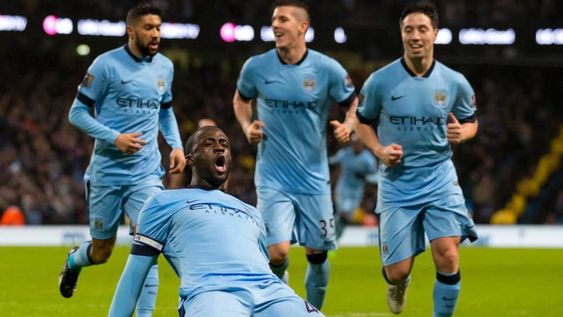 Festejó el Manchester City y le pisa los talones al Chelsea