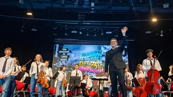 Orquesta Escuela de General San Martín dirigida por Hugo Arcidiacono. Foto: Gentileza