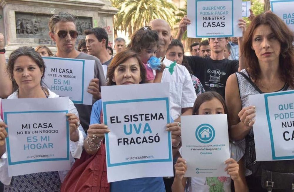 Lo verdaderamente importante es dar respuesta a miles de ciudadanos y evitar que pierdan sus casas y sus autos ante la imposibilidad de afrontar el pago de los créditos.