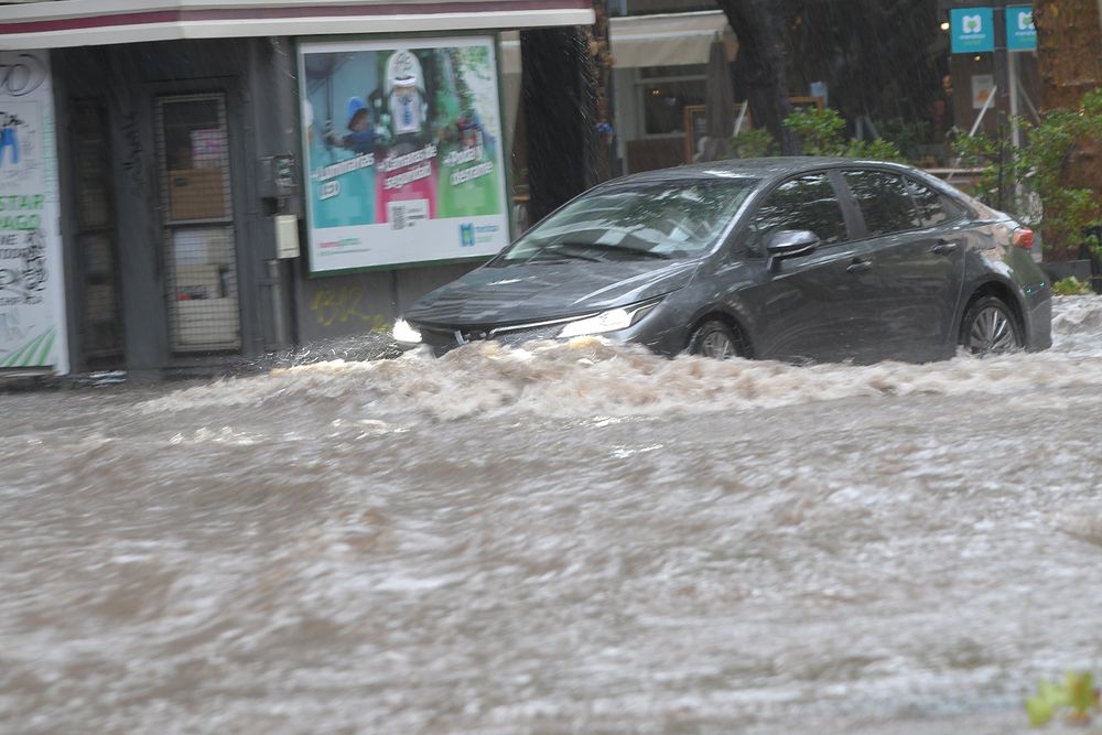 El verano pasado dejó postales inusuales en las calles del Gran Mendoza por tormentas de una intensidad poco frecuente. |&nbsp;