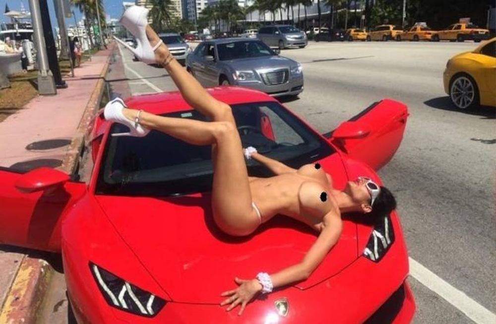 Ponen en duda que las fotos de Xipolitakis sean para Playboy USA