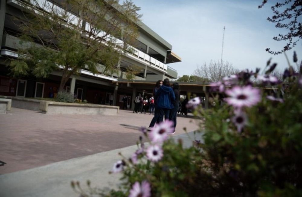 Habrá actividad este martes en los colegios de la UNCuyo. (Gentileza)
