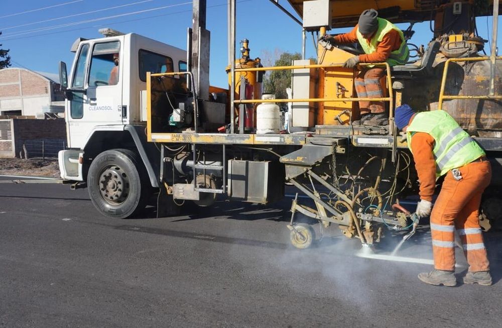 Más asfalto, demarcación de rutas y recuperación de caminos ganaderos en el Este provincial