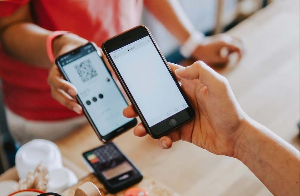 En vez de pasar el QR del negocio les daba el de su cuenta personal